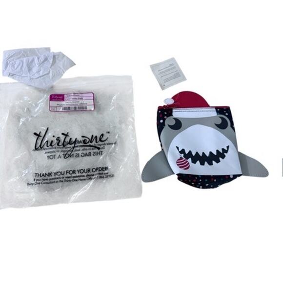 NWT! "Thirty One" Shark Cool Zip Snacker Holiday Kids Kitchen School Lunch Small - Picture 1 of 4